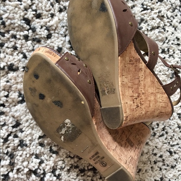 Brown leather wedge sandals - Picture 3 of 3